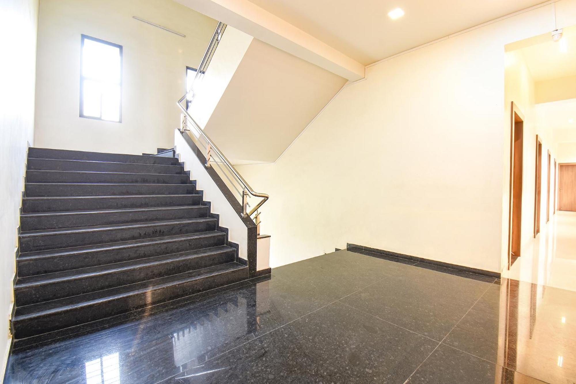 Mundhva Fabhotel Royal Suits - Nr Mahadji Shinde Chhatri מראה חיצוני תמונה