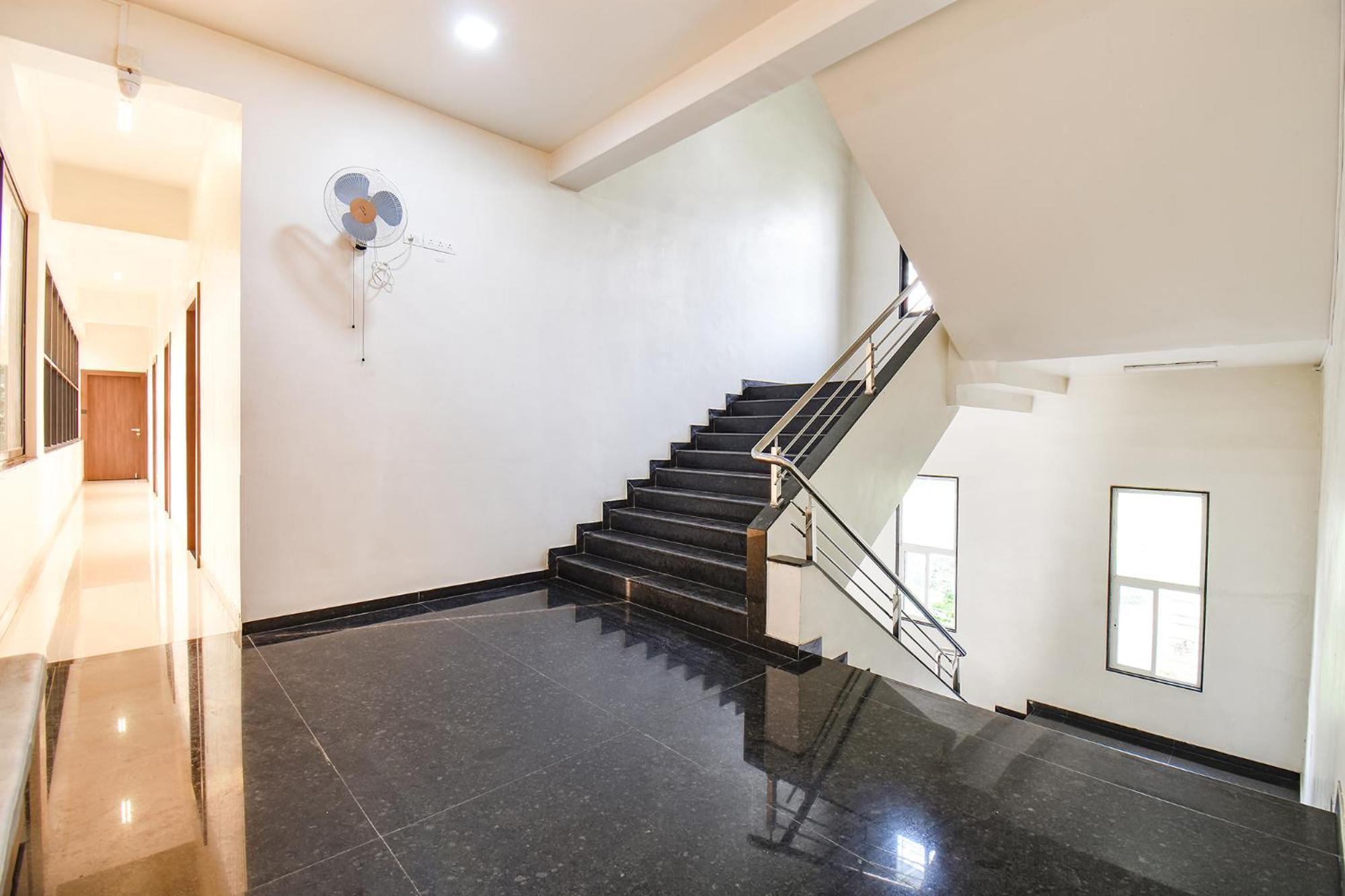 Mundhva Fabhotel Royal Suits - Nr Mahadji Shinde Chhatri מראה חיצוני תמונה