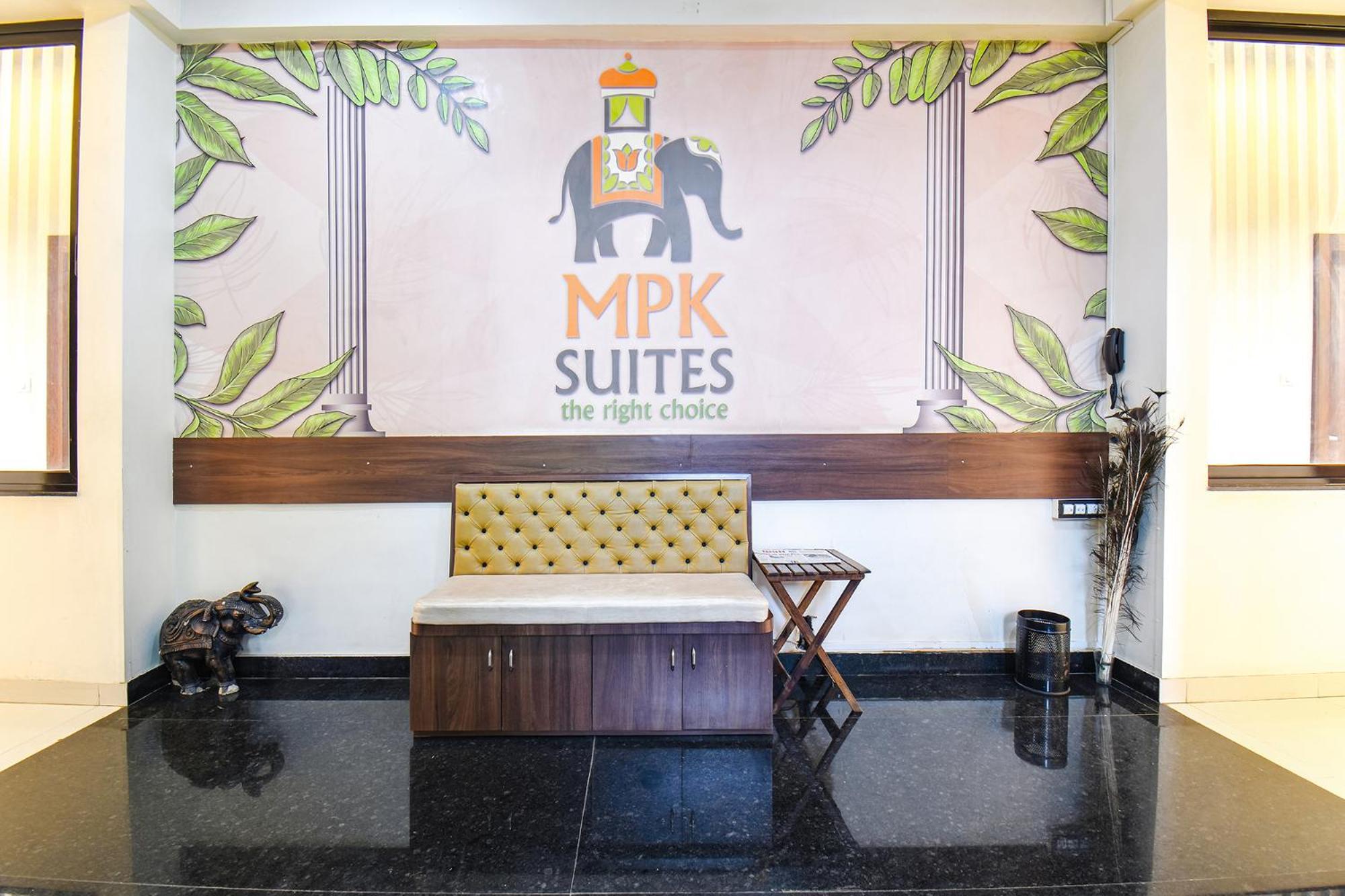 Mundhva Fabhotel Royal Suits - Nr Mahadji Shinde Chhatri מראה חיצוני תמונה
