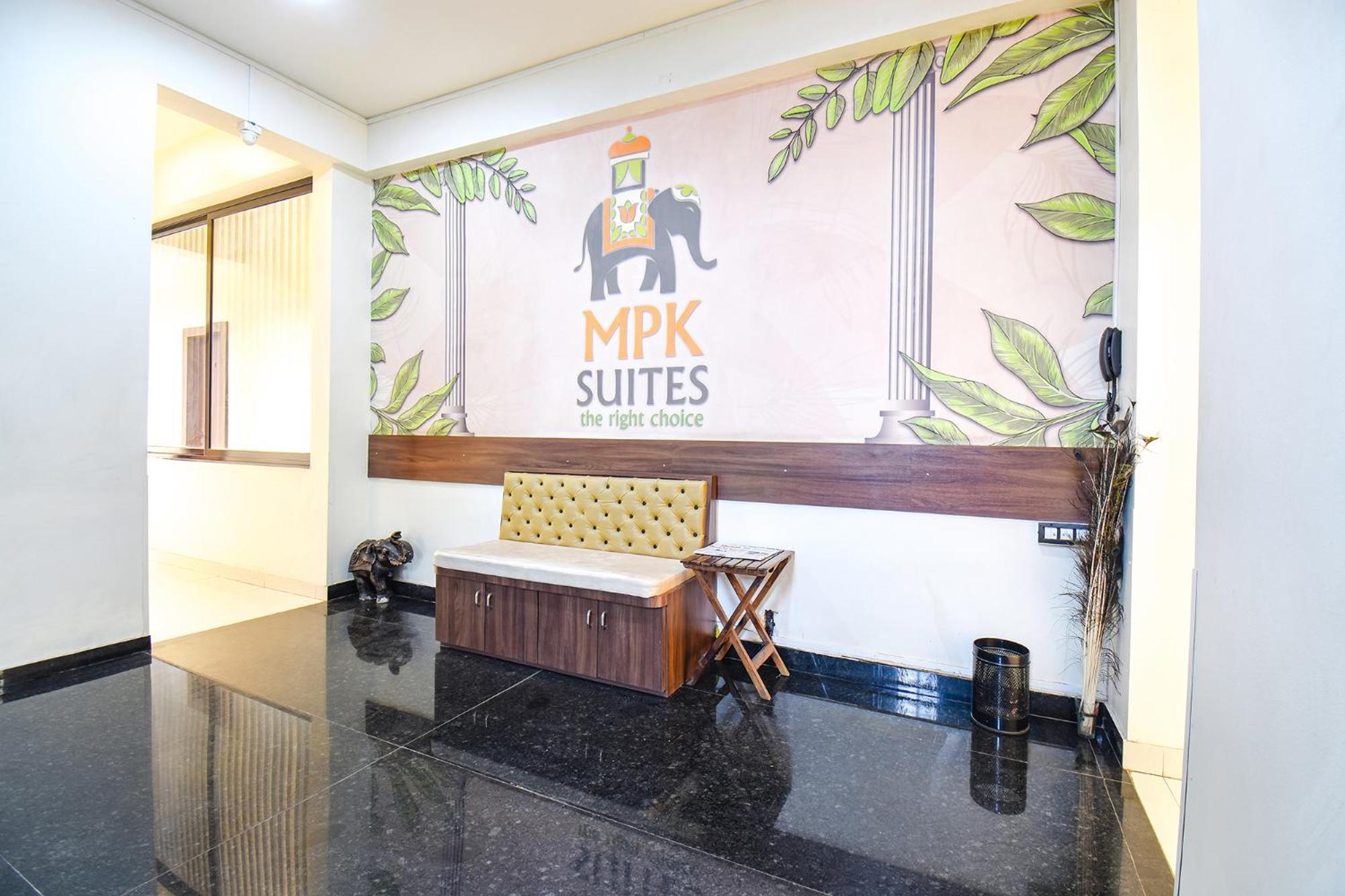 Mundhva Fabhotel Royal Suits - Nr Mahadji Shinde Chhatri מראה חיצוני תמונה